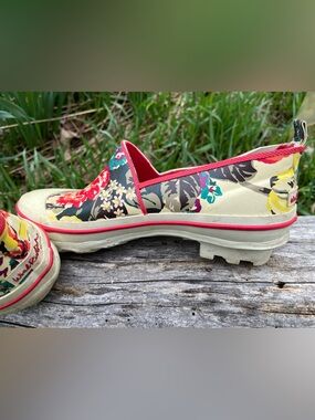 Floral Slip-On Water Shoes - Yellow with Red Accents